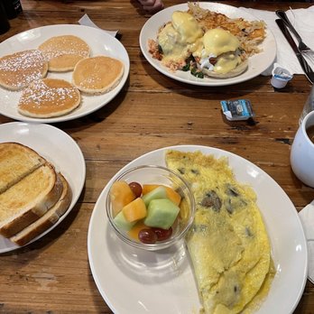 Starwood Cafe - Mushroom omelette, salmon egg benedict and kids' pancakes. - Breakfast & Brunch Near Me - McKinney, Texas Starwood Cafe - Mushroom omelette, salmon egg benedict and kids' pancakes. - Breakfast & Brunch Near Me - McKinney, Texas