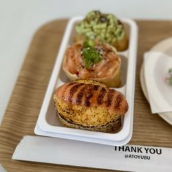 Atoyubu - Fluffy Egg Myungran. Fresh Salmon. Avocado Bomb. ( ^_^)b
