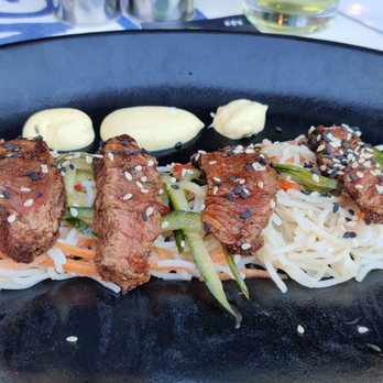 Cochon Dingue - Spice crusted beef tataki - Breakfast & Brunch Near Me - Quebec City, Quebec Cochon Dingue - Spice crusted beef tataki - Breakfast & Brunch Near Me - Quebec City, Quebec