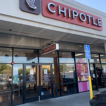 Chipotle Mexican Grill - Storefront 8) - Fast Food Near Me - San Francisco, California