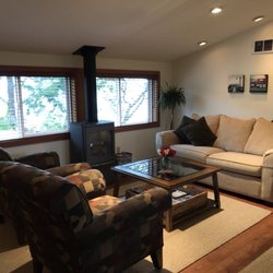 The Tremont Suite - Comfortable well appointed surroundings with fresh flowers from Holly's gardens.