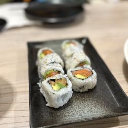 Koki+Ku Japanese Restaurant - Salmon avocado roll