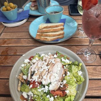 The Social Glasgow - Greek salad with chicken - Cocktail Bars Near Me - Glasgow, GLG The Social Glasgow - Greek salad with chicken - Cocktail Bars Near Me - Glasgow, GLG