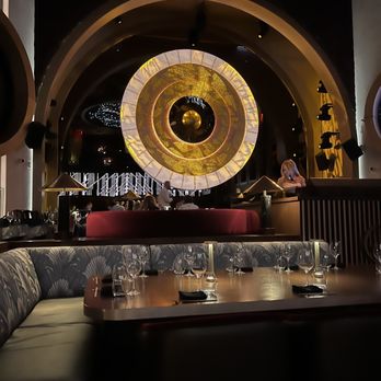 Queen Miami Beach - The decor - Japanese Near Me - Miami Beach, Florida