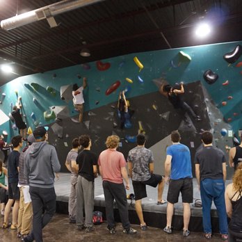 Beta Bloc - De l'escalade pour tous les niveaux! - Rock Climbing Near Me - Dorval, Quebec Beta Bloc - De l'escalade pour tous les niveaux! - Rock Climbing Near Me - Dorval, Quebec
