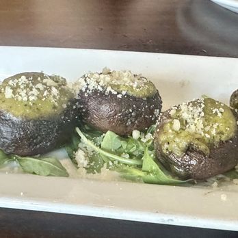 Ripon Social - Artichoke and spinach mushrooms - New American Near Me - Ripon, California