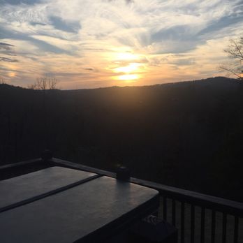 Mountain Laurel Cabin Rentals - Goose island great views - Vacation Rentals Near Me - Blue Ridge, Georgia