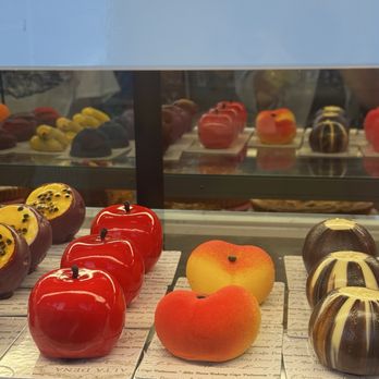 Altadena Bakery - Desserts Near Me - Burbank, California Altadena Bakery - Desserts Near Me - Burbank, California