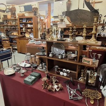 Bryant's Antique Mall - Antiques Near Me - Franklin, North Carolina Bryant's Antique Mall - Antiques Near Me - Franklin, North Carolina