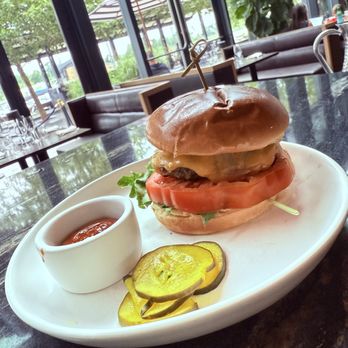 Willowsong - Ovoka Farms Burger - New American Near Me - Washington, DC, District of Columbia