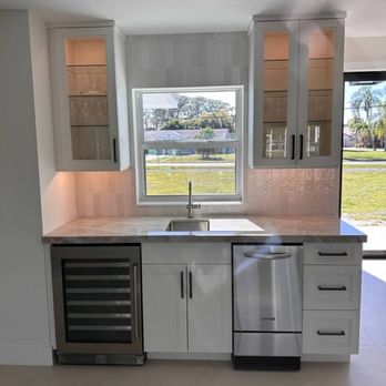Seabreeze Cabinetry - Wet bar - Cabinetry Near Me - Stuart, Florida Seabreeze Cabinetry - Wet bar - Cabinetry Near Me - Stuart, Florida