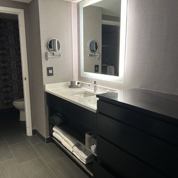 The Clancy, Autograph Collection - Bathroom area - Hotels Near Me - San Francisco, California The Clancy, Autograph Collection - Bathroom area - Hotels Near Me - San Francisco, California