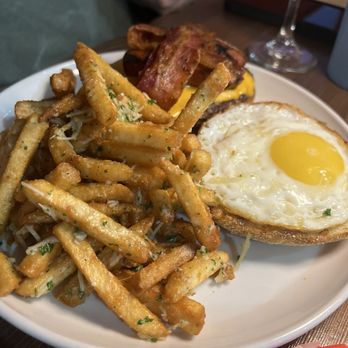 Corner Table - All day burger - Breakfast & Brunch Near Me - Redwood City, California