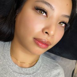 BrendaBee Beauty - Wispy volume lash extensions