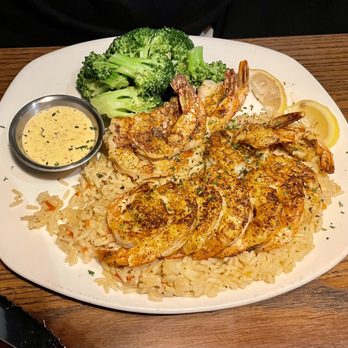 Outback Steakhouse - Grilled Shrimp on the Barbie with side of rice and steamed broccoli - Steakhouses Near Me - Herndon, Virginia