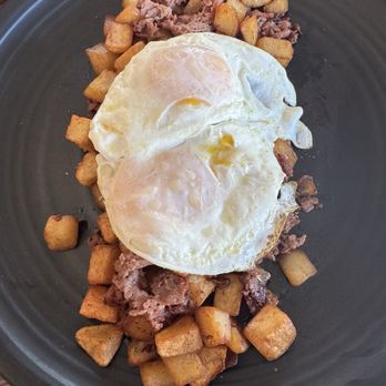 Wafflelicious - Corned beef & hash browns with over easy eggs - Waffles Near Me - New Braunfels, Texas
