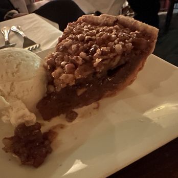 Flight Restaurant and Wine Bar - MEMPHIS BELLE PIE - Wine Bars Near Me - Memphis, Tennessee Flight Restaurant and Wine Bar - MEMPHIS BELLE PIE - Wine Bars Near Me - Memphis, Tennessee