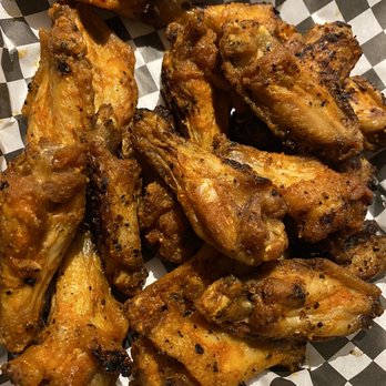 Bugsy's - American Near Me - Warren, Michigan