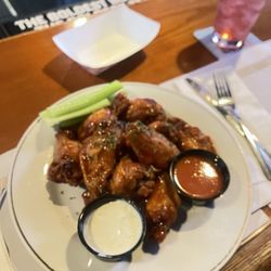 Newbridge Inn - Jim Beam wings- delicious!!!