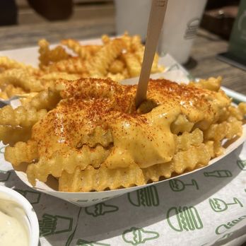 Shake Shack Perimeter Mall - Spicy Cheese Fries with Ranch - Burgers Near Me - Atlanta, Georgia Shake Shack Perimeter Mall - Spicy Cheese Fries with Ranch - Burgers Near Me - Atlanta, Georgia