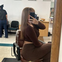 Came here with discoloration but Cindy saved me! I love this color she gave me & Becky gave me the bangs.