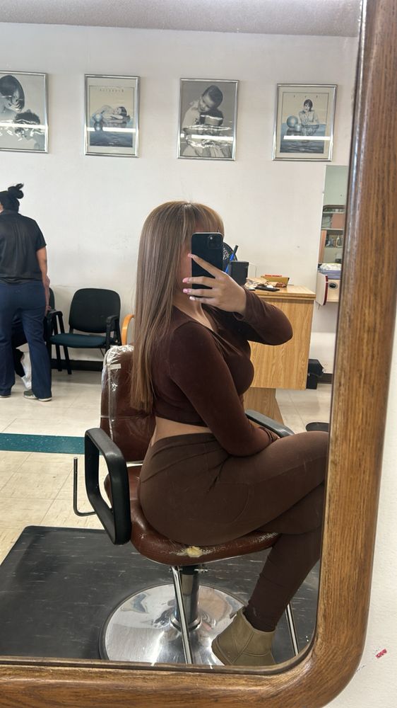 Adela's Hair Design Logo