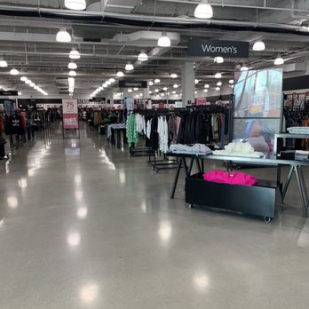 Saks OFF 5TH - Large, clean & spacious. - Men's Clothing Near Me - West Vancouver, British Columbia Saks OFF 5TH - Large, clean & spacious. - Men's Clothing Near Me - West Vancouver, British Columbia