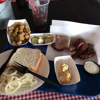 Old 300 BBQ - Barbeque Near Me - Blanco, Texas
