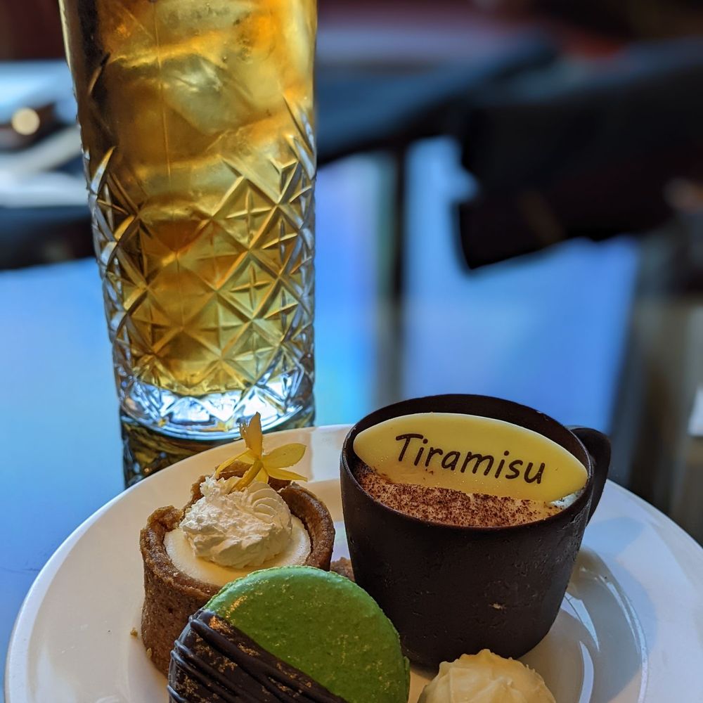 Y Lounge - Lounges Near Me - Highland, California Y Lounge - Lounges Near Me - Highland, California
