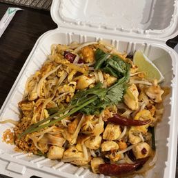 Pad Thai (Spicy)(GF) - Chicken