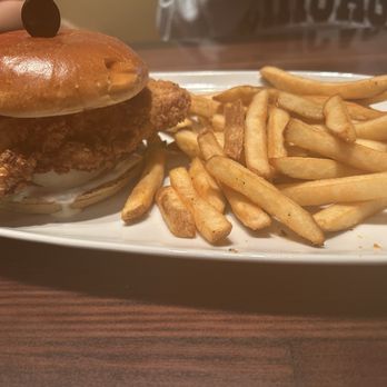 LongHorn Steakhouse - Crispy Buttermilk Chicken Sandwich - Steakhouses Near Me - Castleton, Indiana