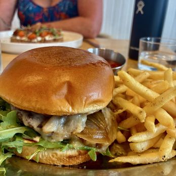Cafe Mambo - Smash Burger - Breakfast & Brunch Near Me - Paia, Hawaii Cafe Mambo - Smash Burger - Breakfast & Brunch Near Me - Paia, Hawaii