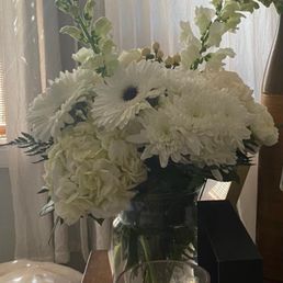 Classic Ivory Deluxe bouquet