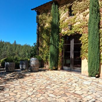 Miraflores Winery - Wineries Near Me - Placerville, California