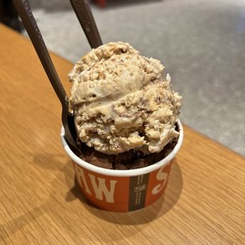 Salt & Straw - Peanut Butter Brittle Caramel Fudge (v), Death by Chocolate Chocolate Cake (v) - Ice Cream & Frozen Yogurt Near Me - New York, New York