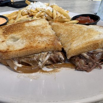 127 West Social House - Born & Braised Grilled Cheese Sandwich- DELICIOUS - Pubs Near Me - Fallbrook, California 127 West Social House - Born & Braised Grilled Cheese Sandwich- DELICIOUS - Pubs Near Me - Fallbrook, California