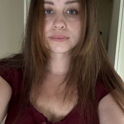Infinity Hair Designs - Uneven haircut that the owner said was "completely acceptable and a very good job"