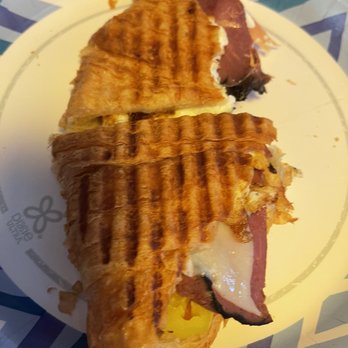 Le Croissant Park Cafe - Delicious croissant, egg and cheese with pastrami. Great service, friendly staff and enjoyed it. - Sandwiches Near Me - Sacramento, California Le Croissant Park Cafe - Delicious croissant, egg and cheese with pastrami. Great service, friendly staff and enjoyed it. - Sandwiches Near Me - Sacramento, California