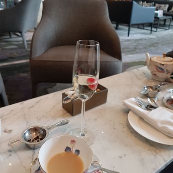 Shangri-La Hotel - Hotels Near Me - Toronto, Ontario Shangri-La Hotel - Hotels Near Me - Toronto, Ontario