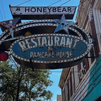 Honeybear Cafe - Exterior - Breakfast & Brunch Near Me - Chicago, Illinois