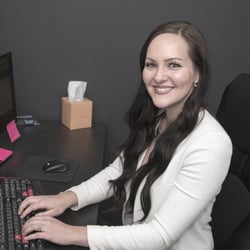 Linear Design - Amber Waters Social Media Marketing