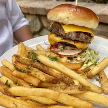Miramonte Winery - Cali Burger! - Wineries Near Me - Temecula, California Miramonte Winery - Cali Burger! - Wineries Near Me - Temecula, California
