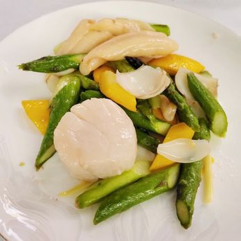 Lobster Port - Scallop, lily, sea cucumber, asparagus (portioned out) - Dim Sum Near Me - Markham, Ontario