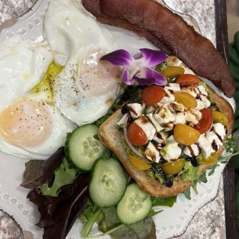 Harvest Kitchen & Bakery - Pesto avocado toast - Breakfast & Brunch Near Me - Katy, Texas