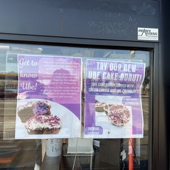 Randy's Donuts - Donuts Near Me - Inglewood, California
