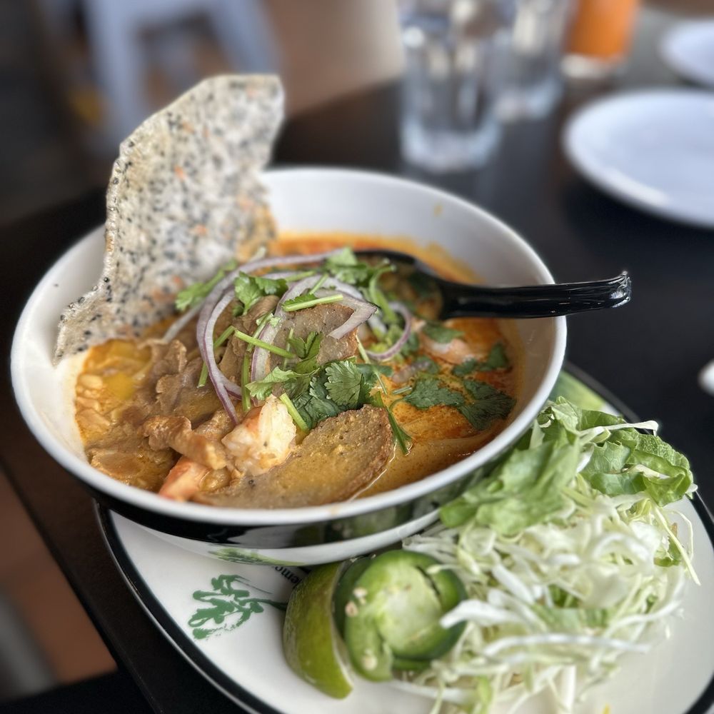 The Lemongrass - Yellow Noodle Soup - Vietnamese Near Me - Renton, Washington The Lemongrass - Yellow Noodle Soup - Vietnamese Near Me - Renton, Washington