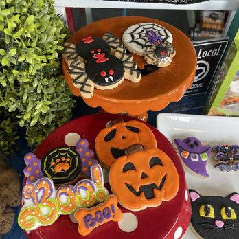 The Doggie Express - Shows the talent of the team and the care for each treat decoration. - Pet Stores Near Me - Houston, Texas The Doggie Express - Shows the talent of the team and the care for each treat decoration. - Pet Stores Near Me - Houston, Texas