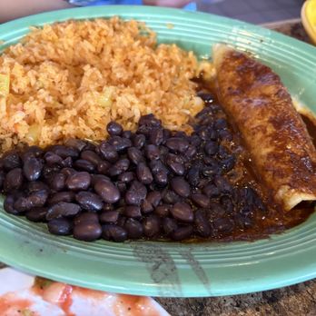 El Mariachi Bar & Grill - Lunch special #6 with chicken enchilada - Mexican Near Me - Metter, Georgia El Mariachi Bar & Grill - Lunch special #6 with chicken enchilada - Mexican Near Me - Metter, Georgia