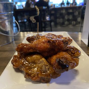 WINGS - Tsawwassen - a plate of chicken wings - Chicken Wings Near Me - Delta, British Columbia WINGS - Tsawwassen - a plate of chicken wings - Chicken Wings Near Me - Delta, British Columbia