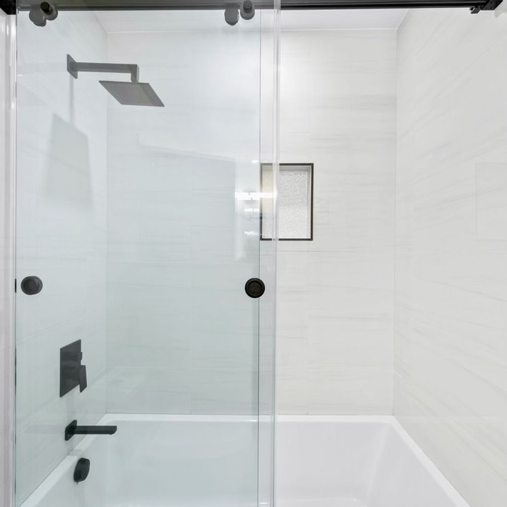 Geico Builders - Guest bathroom tub and shower - Decks & Railing Near Me - Oakland, California Geico Builders - Guest bathroom tub and shower - Decks & Railing Near Me - Oakland, California